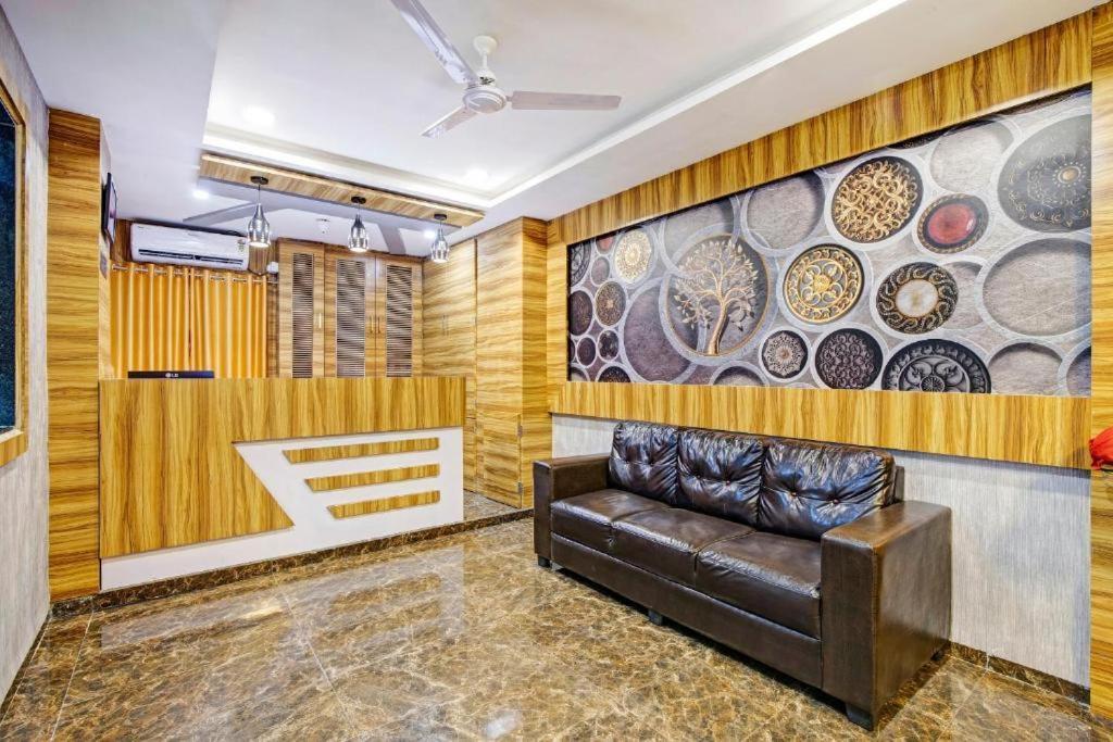 Hotel Nilkanth Inn Hālol Buitenkant foto