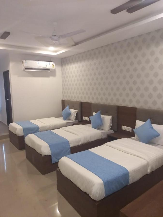 Hotel Nilkanth Inn Hālol Buitenkant foto