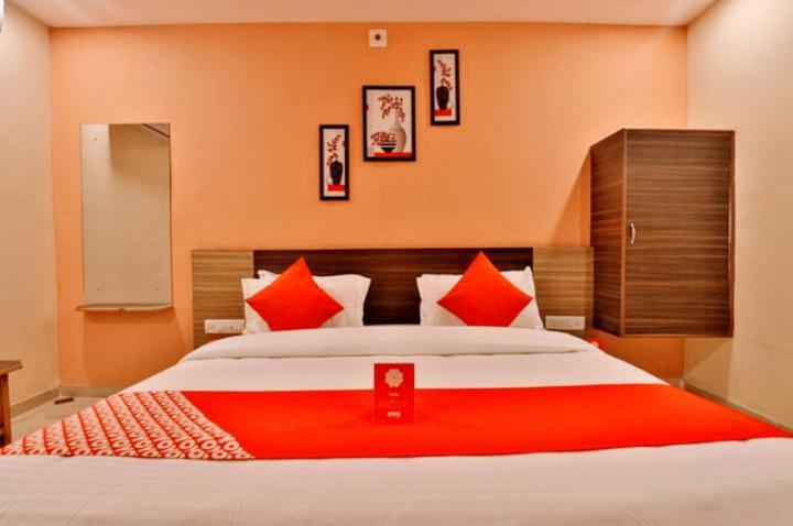 Hotel Nilkanth Inn Hālol Buitenkant foto